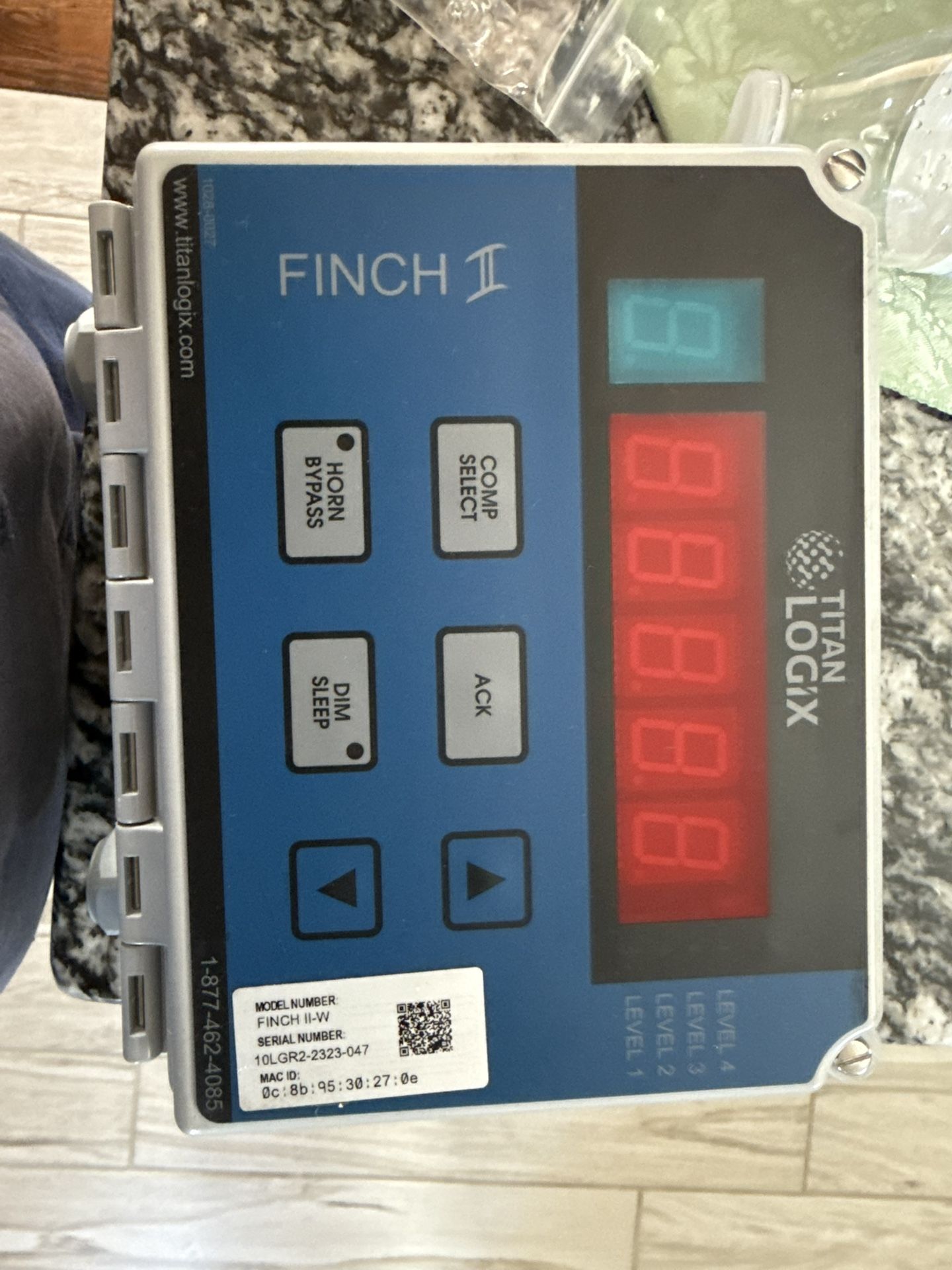 Titán Logix Finch 2