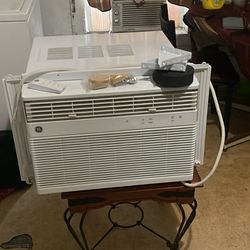 Air Conditioner/Heater  BTU 12000 And It’s A 220