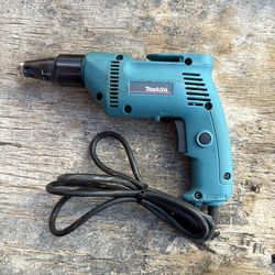 Makita Dry-Wall Screw Gun