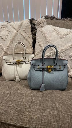 New purses comes with crossbody strap $40. Each 🎀pick up Only