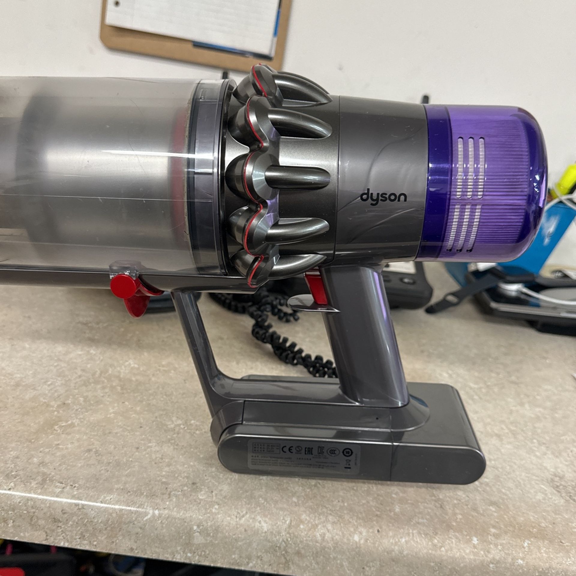 DYSON SV14 Dyson SV14 V11本体 動作品（クリアビンなし） Amazon