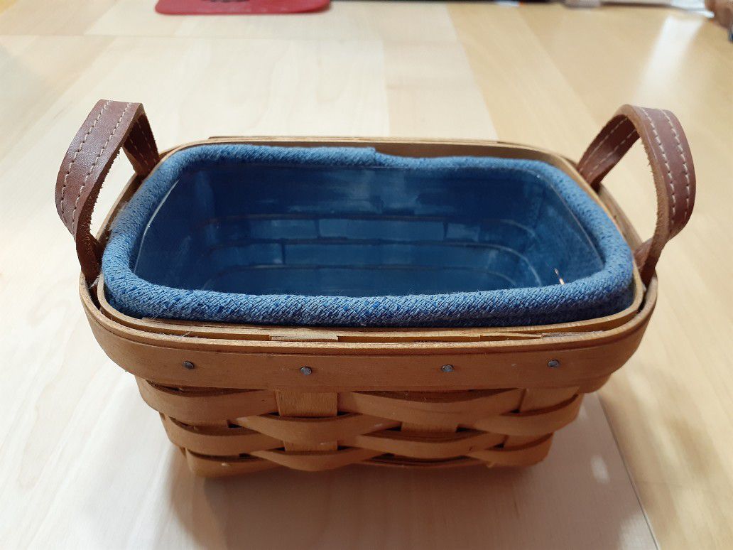 Longaberger Tea Basket With Cloth Liner And Protector