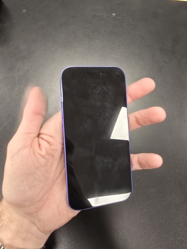 iPhone 16 - Blue
