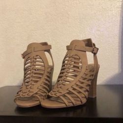 Women’s Tan Heels