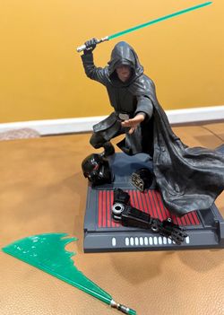 Luke Skywalker PVC Diorama by Diamond Select Toys – Star Wars: The Mandalorian