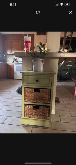 Table / side table