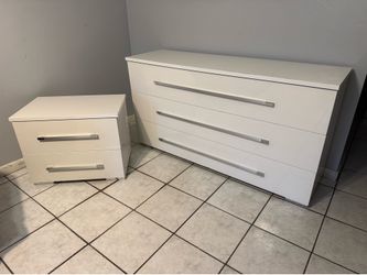 Dresser & nightstand / Free delivery