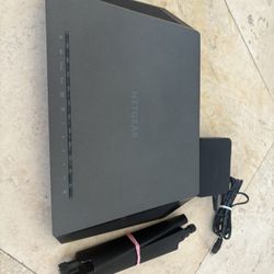 NETGEAR Nighthawk Smart Wi-Fi Router, R6700 - AC1750