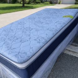 TWIN PILLOWTOP MATTRESS SET