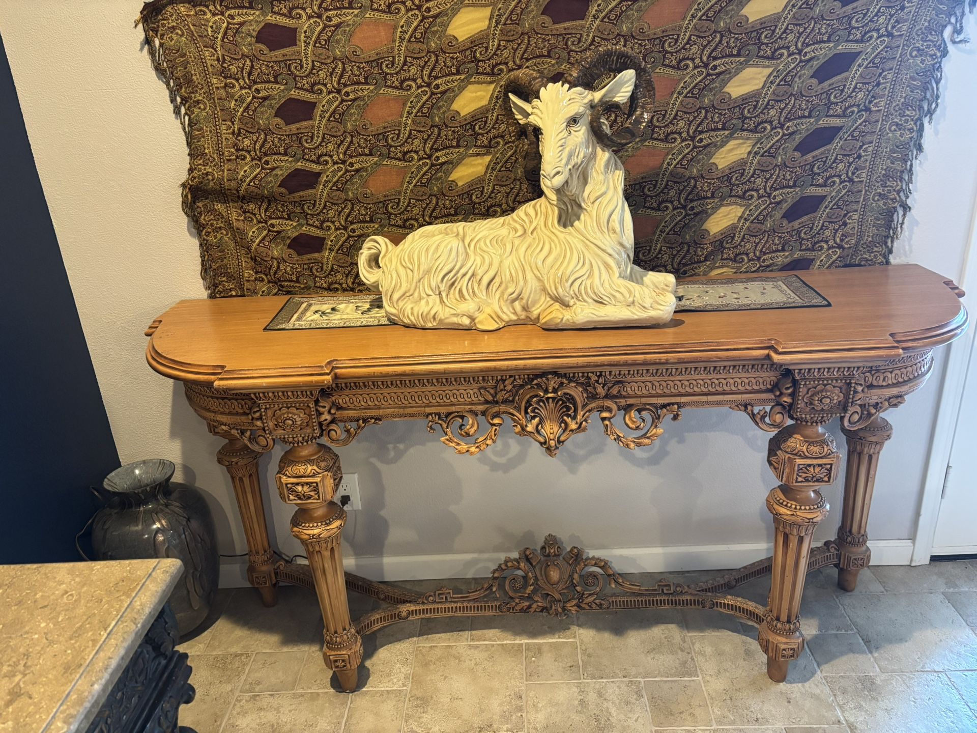 Beautiful Ornate Entryway Table