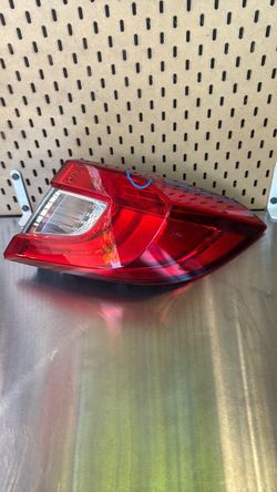 2018-2022 Honda Accord LED Right Side Outer Tail Light OEM 33500-TVA-A013 🚨