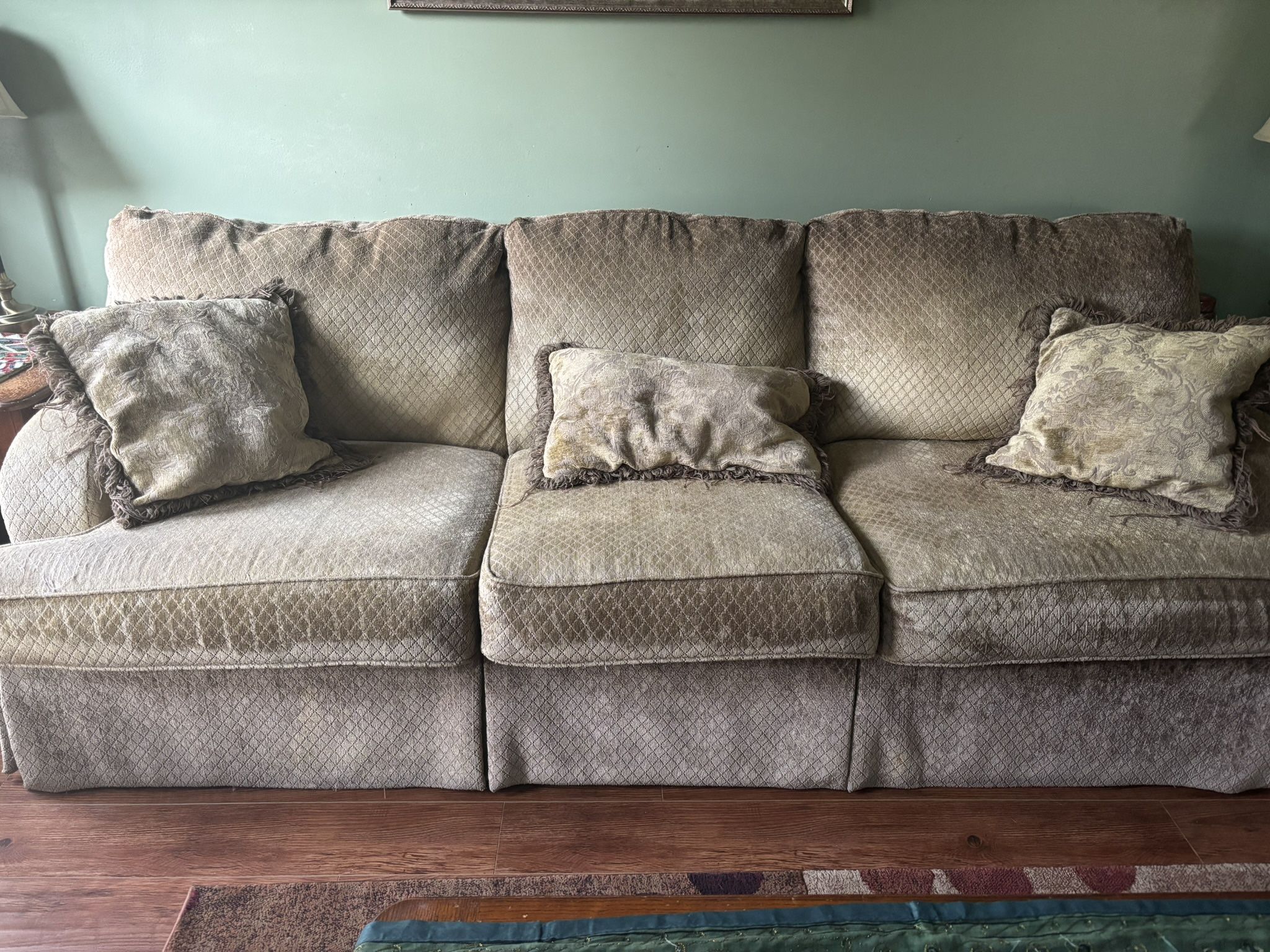 Free Sofa