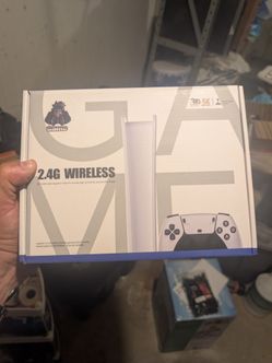 Gaming console 20,000 old school games with two controllers