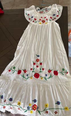 White embroidered floral dress, size 2x