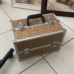 Cheetah Compartment box