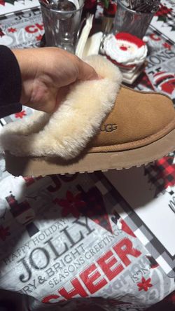 UGG