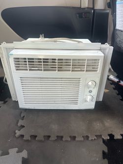 Brand new 5000 BTU air conditioner delivery fee curbside drop off locally