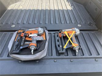 RIDGID Pneumatic 16-Gauge 2-1/2 in. Straight Finish Nailer w/CLEAN DRIVE Technology