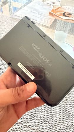 Nintendo 3DS XL Handheld Gaming Console – perfect shape and Working