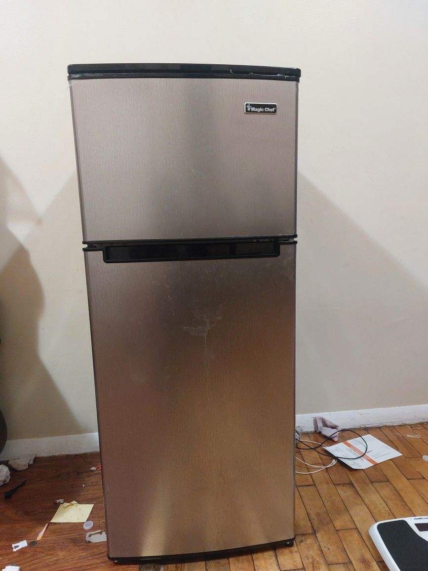 Magic Chef Refrigerator