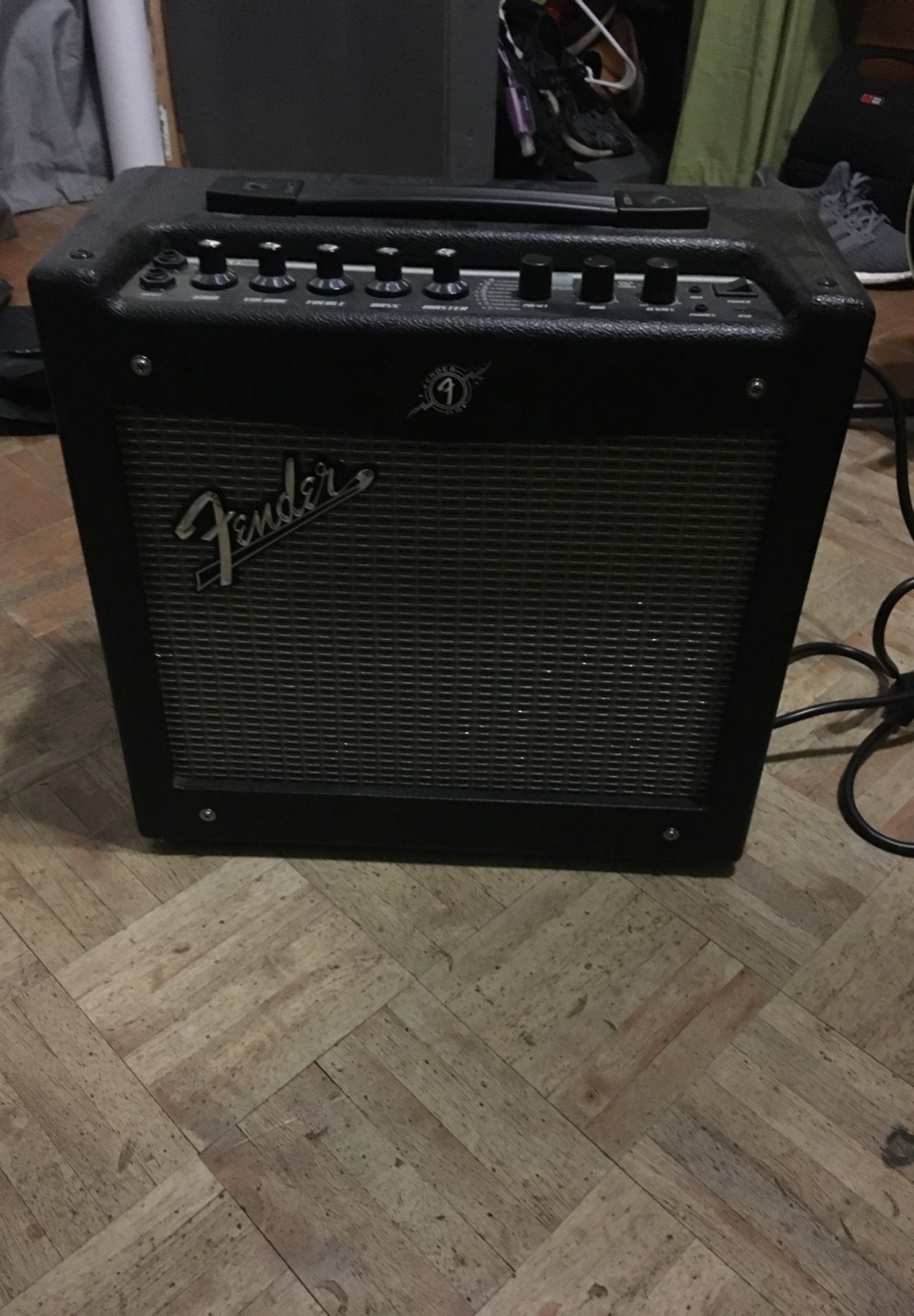 Fender mustang V2 electric guitar amplifier