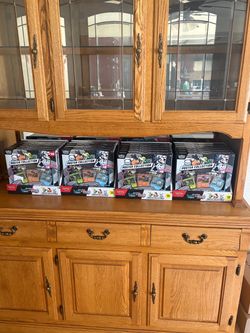 Black bolt & White Flare Poster Boxes.