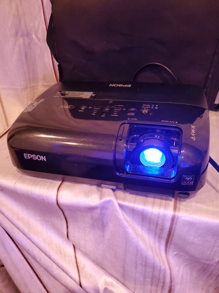 EPSON 3LCD PROJECTOR
