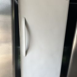 Kenmore Freezer Everything Works Great Located At 📍5413 U.s 92 Plant City Fl📍