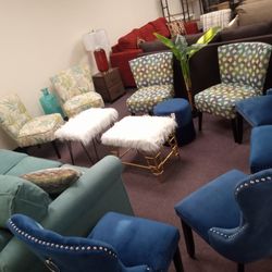 Furniture & Decor Pieces 