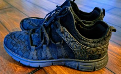 Nonslip Shoes Size 10.5