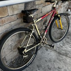 Giant atx 880 mountain bike
