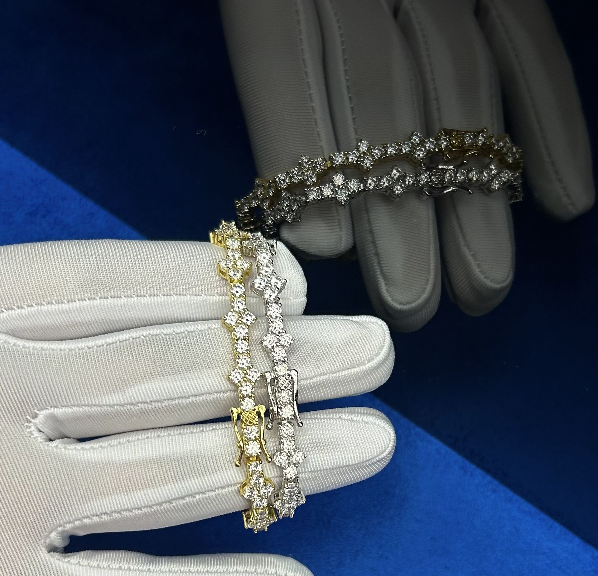 4 Leaf clover bracelet PASSES DIAMOND TESTER!