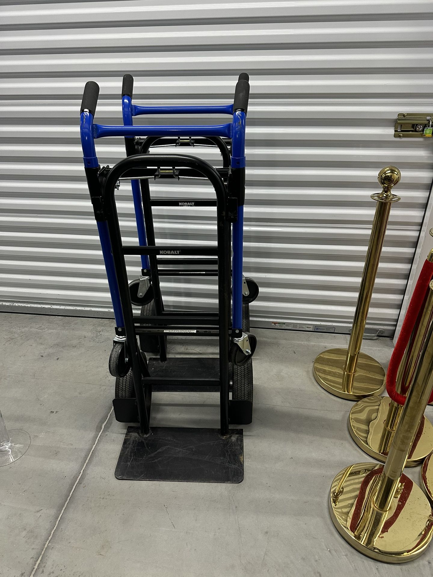 Hand Truck .