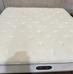 Lovely ✨KING✨ MATTRESS ✨ONLY
