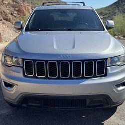 2018 Jeep Grand Cherokee Laredo 4x2 Laredo 4dr SUV Price $14,995 Mileage 75,283