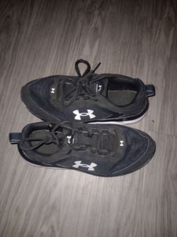 Running/tennis shoes
