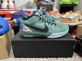 Nike Kobe 4 Protro “ Girl Dad” Size 10.5,11.5