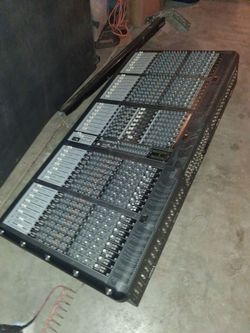 Mackie mixer 150