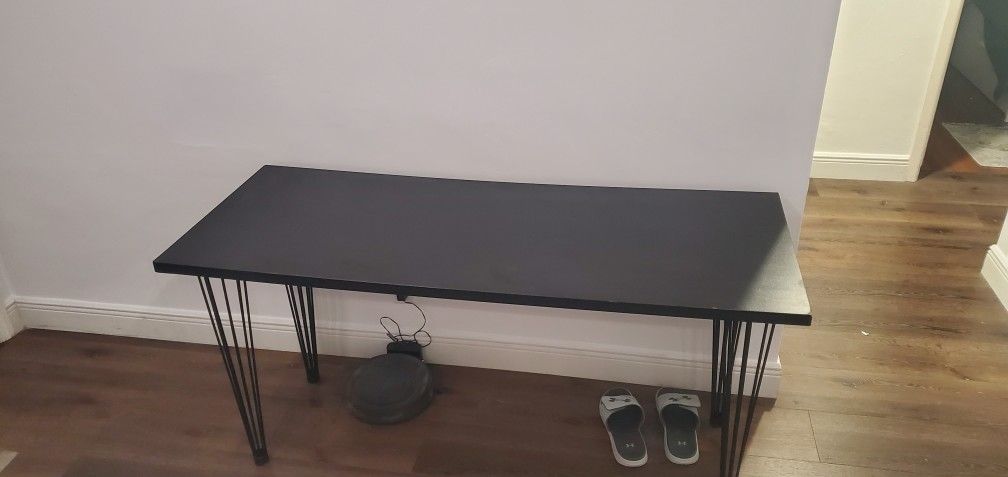 5 Foot Table 