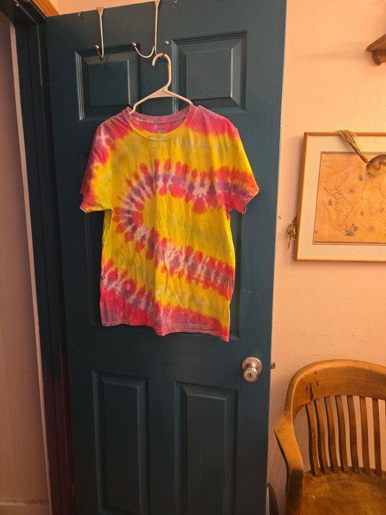 Tie Dye Tshirt - Size Large