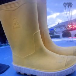 Size 6 Men, 8 Women Kamik Yellow Rain Boots 