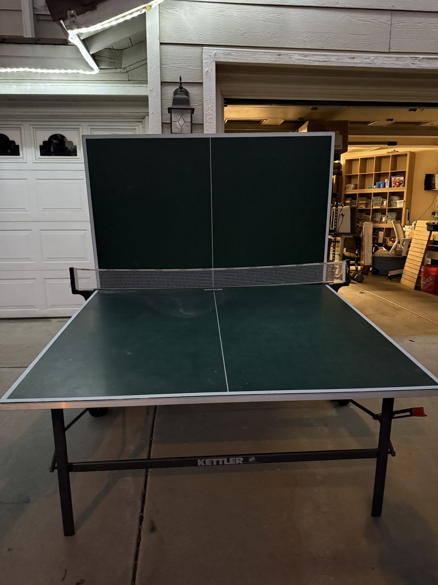 Ping Pong Table 