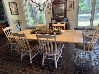 Amish made pine dinning table