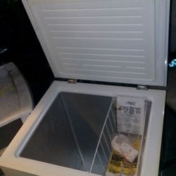 Arctic King Deep Freezer New !