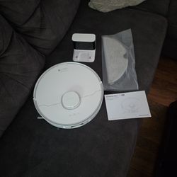 Robot Vacuum & Mop