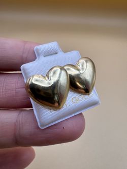 Oro 10k Broquel de corazón LISO GRANDE.