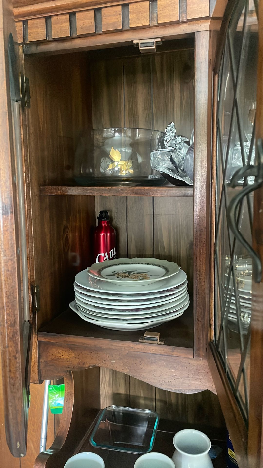 Kitchen parts and pans, silverware glassware