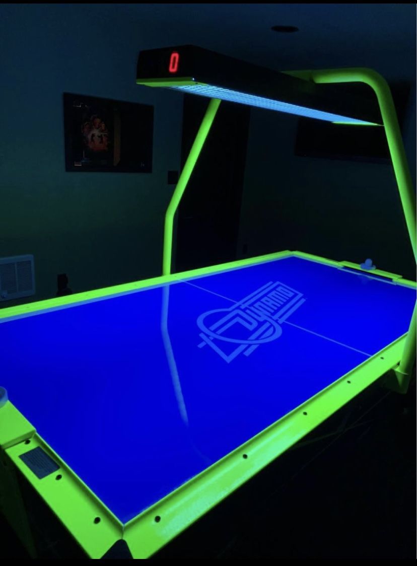 DYNAMO HOT FLASH 2 AIR HOCKEY TABLE