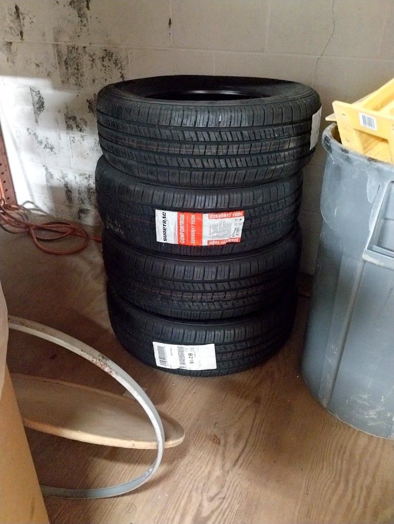 Brandi New Tires 225 65 17