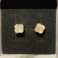 925 STERLING SILVER 14K GOLD PLATED MOTHER OF PEARL CLOVER EARRINGS 